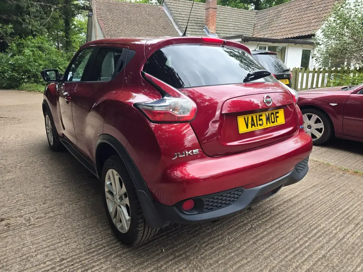 Begagnad Nissan Juke Acenta Premium 110 HK (80 kW) 2015 Röd SUV