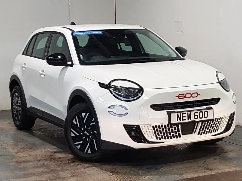 Special pastel white New 2025 Fiat 600 Red Hatchback | £21,998 (Fair price) - Image 1/4