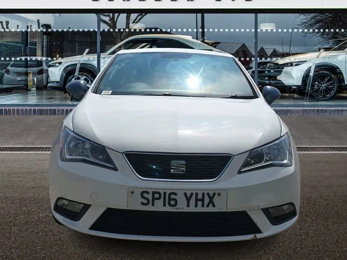 Used Seat Ibiza CONNECT 90 HP (66 kW) 2016 White Coupe