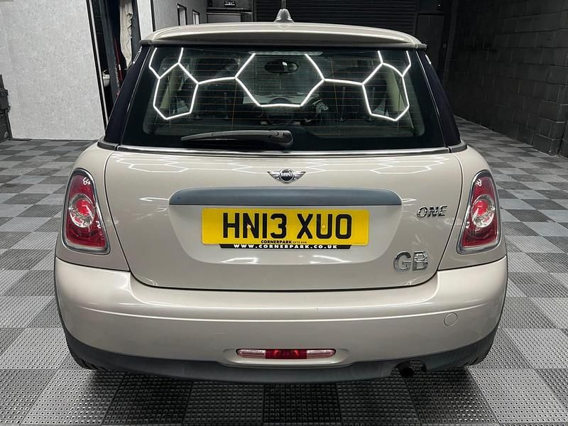 Begagnad Mini ONE Hatch 2013 Grå Halvkombi