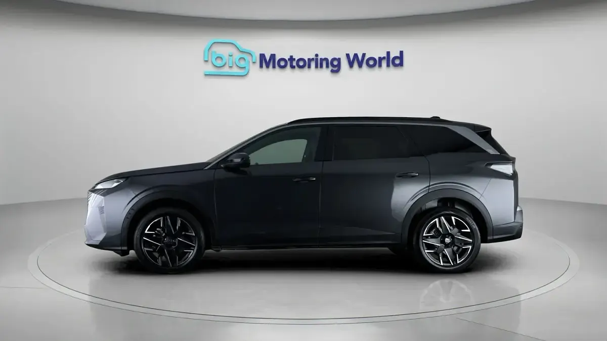 Used Peugeot 5008 Allure 136 HP (100 kW) 2025 Grey SUV