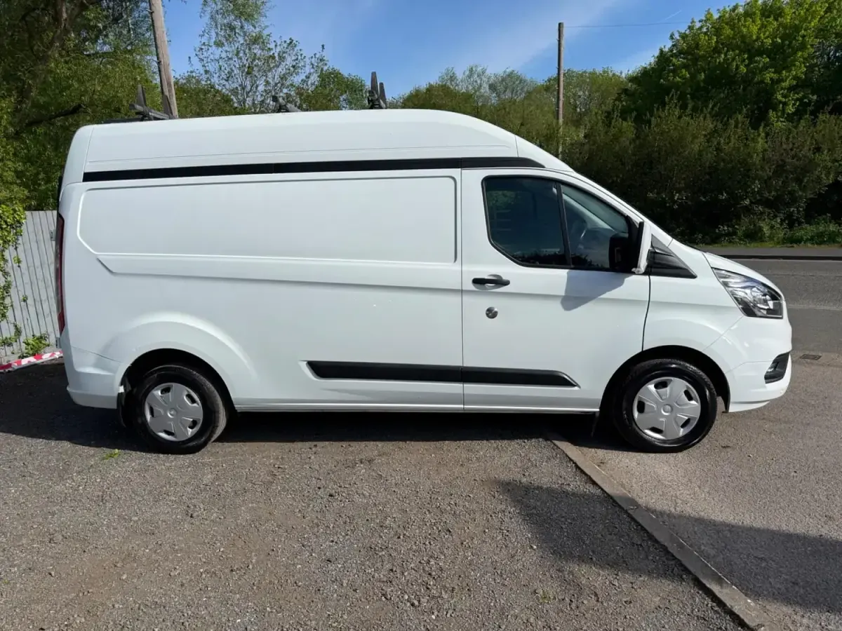 Used Ford Transit Custom Trend 105 HP (77 kW) 2018 White Van