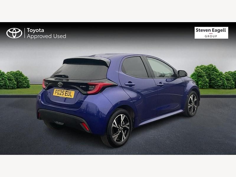 Used Toyota Yaris Hybrid Design 2025 Blue Hatchback