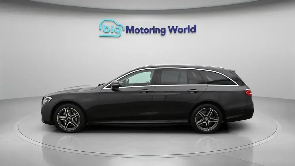 Used Mercedes E300 AMG line 306 HP (225 kW) 2021 Grey Estate