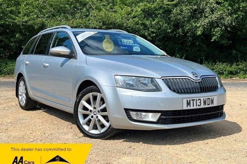 Silver Used 2013 Skoda Octavia Elegance Estate | £2,995 (Good price) - Image 1/1