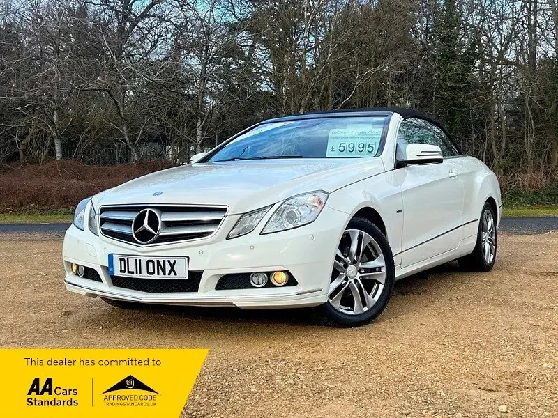 Gebraucht Mercedes E220 Edition 1 2011 Weiß Cabrio