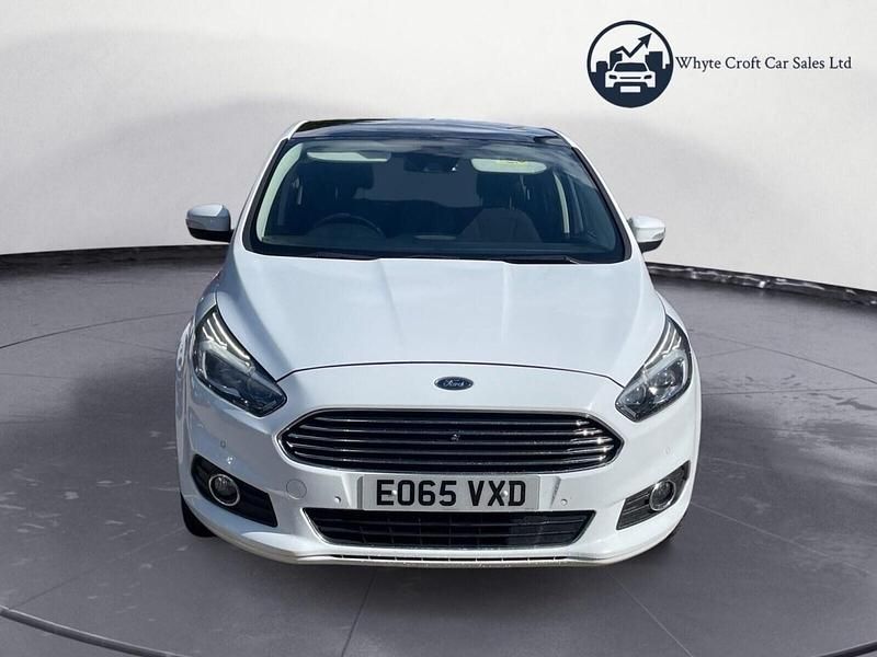 Used Ford S-MAX Titanium 2015 White MPV
