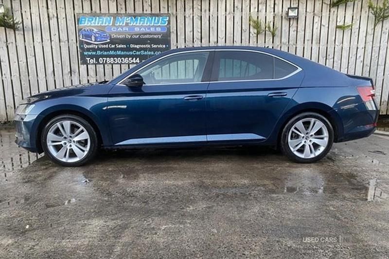 Used Skoda Superb SE L Executive 150 HP (110 kW) 2015 Blue Hatchback