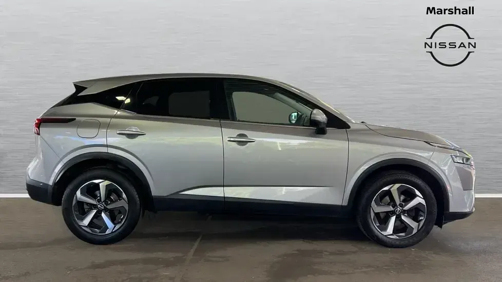 Used Nissan Qashqai N-Connecta 140 HP (102 kW) 2022 Silver SUV