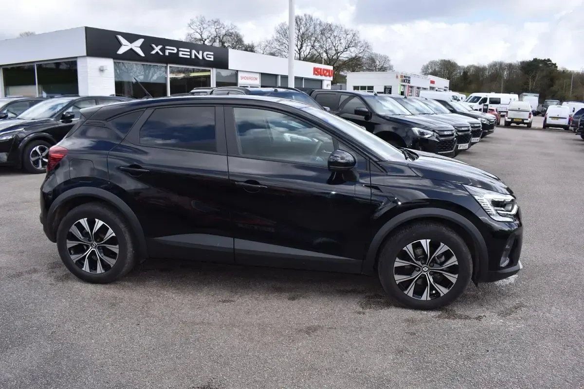 Used Renault Captur Evolution 143 HP (105 kW) 2023 Black SUV