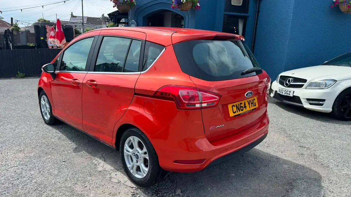 Used Ford B-MAX Zetec 90 HP (66 kW) 2014 Red MPV