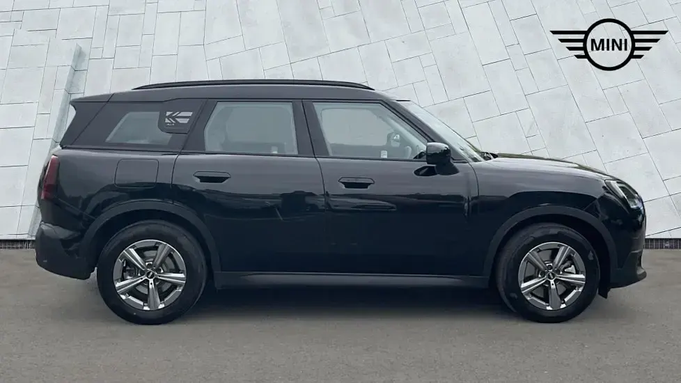 Used Mini Countryman 215 HP (158 kW) 2025 Black SUV