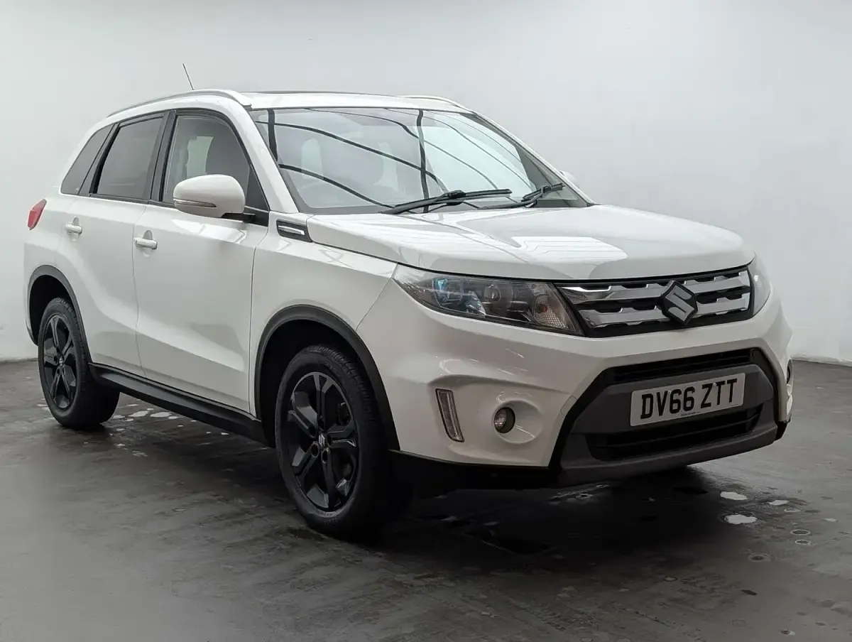 Used Suzuki Vitara SZ5 120 HP (88 kW) 2016 White SUV