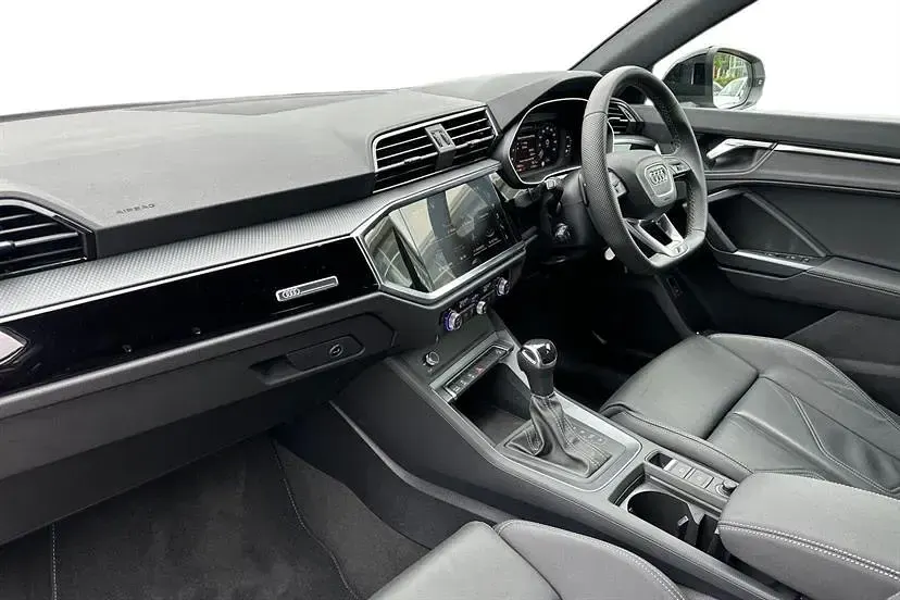 Usado Audi Q3 Black Edition 150 HP (110 kW) 2025 Branco SUV