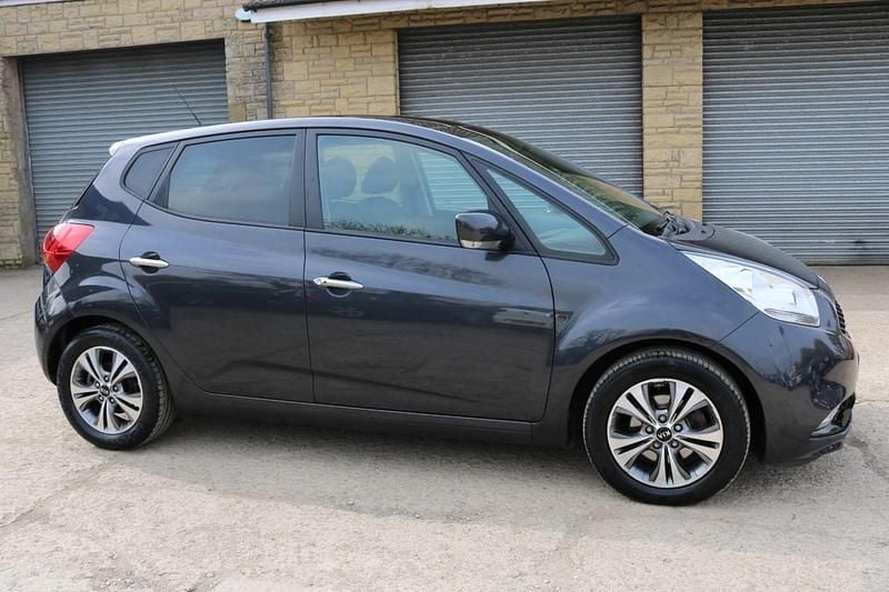 Used Kia Venga 123 HP (90 kW) 2016 Silver Hatchback
