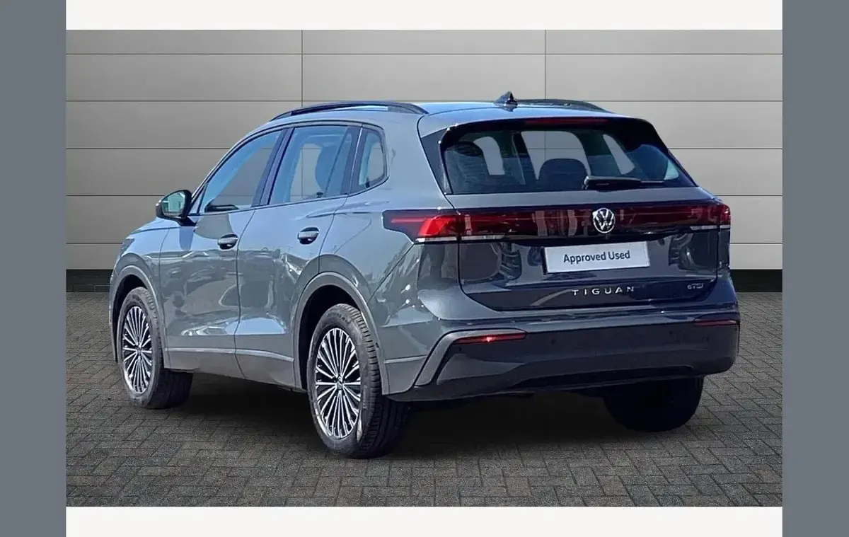 Used VW Tiguan Life 150 HP (110 kW) 2024 Grey SUV