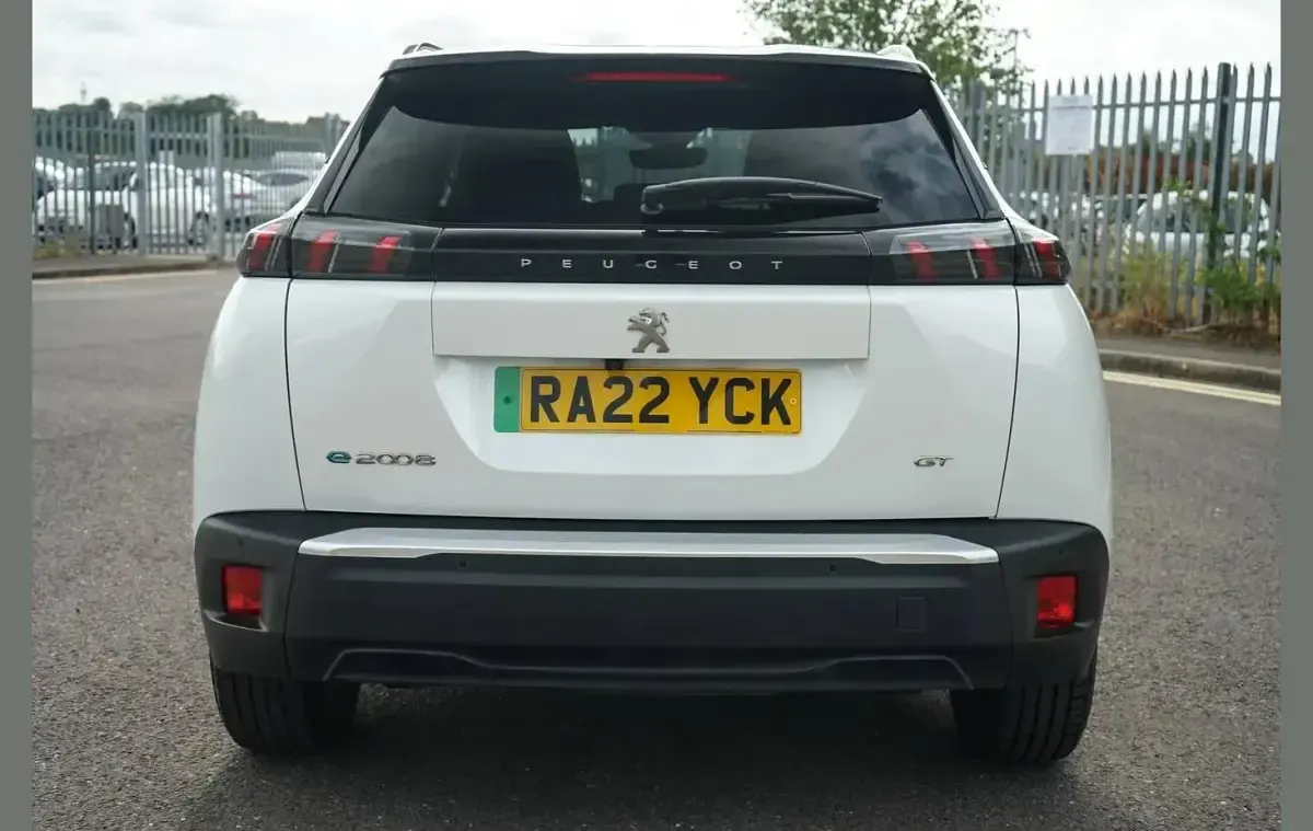 Used Peugeot e-2008 GT 100 kW (136 HP) 2022 White SUV