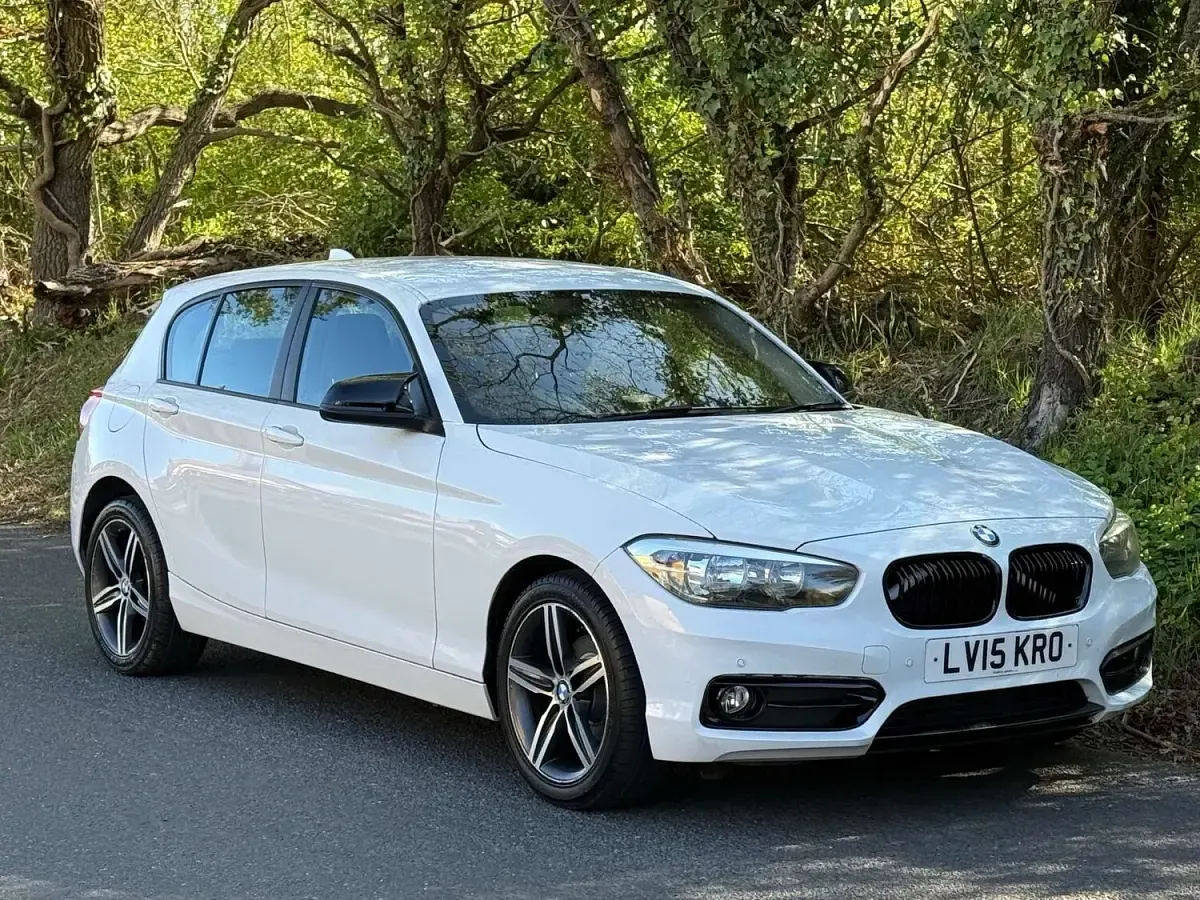 Used BMW 118 Sport Line 2015 White Hatchback