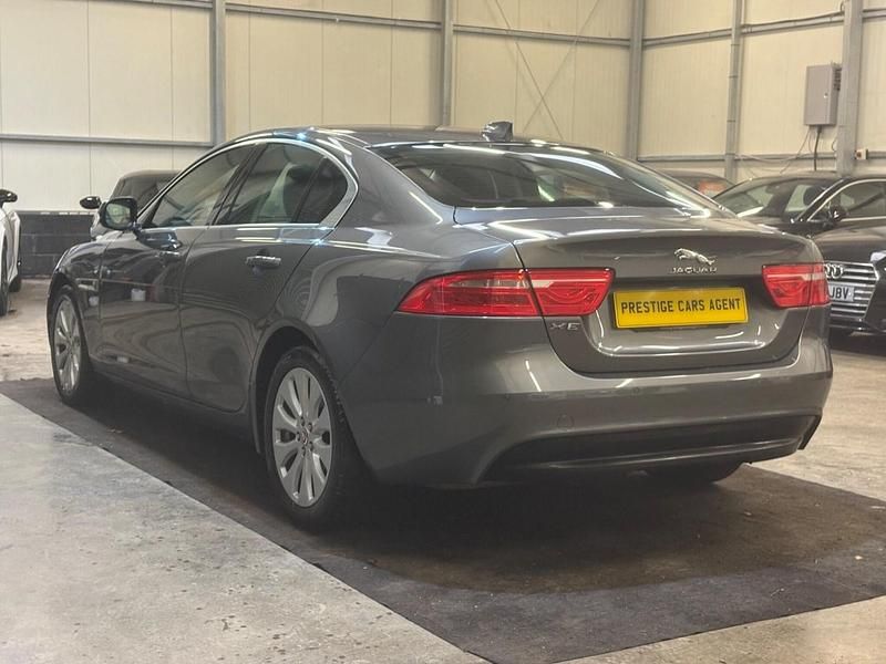 Used Jaguar XE Prestige 163 HP (119 kW) 2018 Grey Sedan