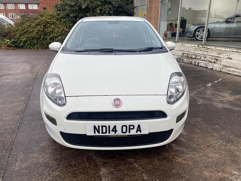 Used Fiat Punto Pop 69 HP (50 kW) 2014 White Hatchback
