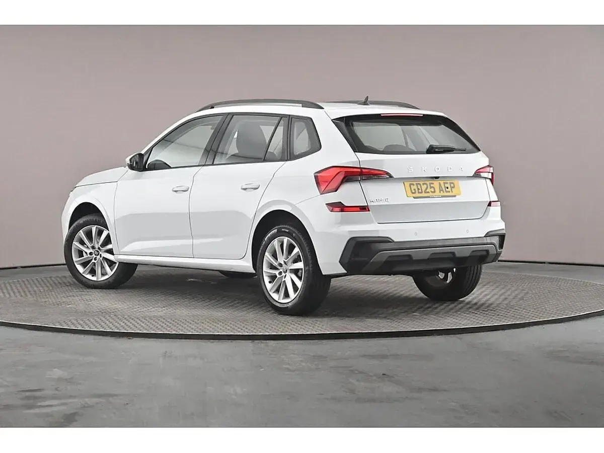 Used Skoda Kamiq SE 94 HP (69 kW) 2025 Moon white metallic SUV
