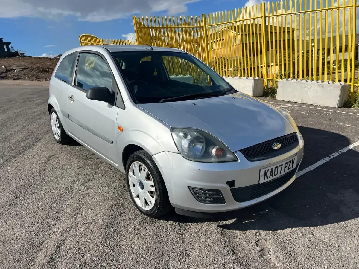 Used Ford Fiesta Style 75 HP (55 kW) 2007 Silver Hatchback