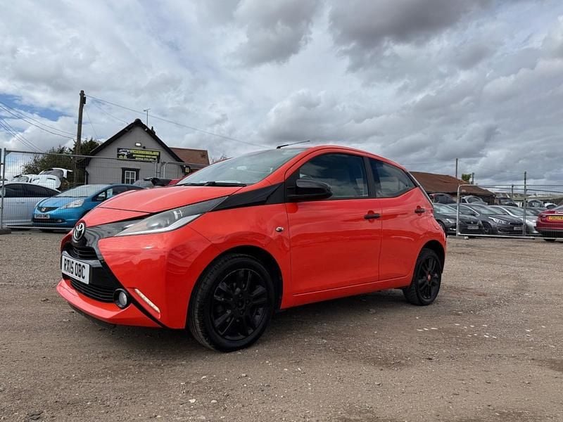 Used Toyota Aygo X-cite 69 HP (50 kW) 2015 Orange Hatchback