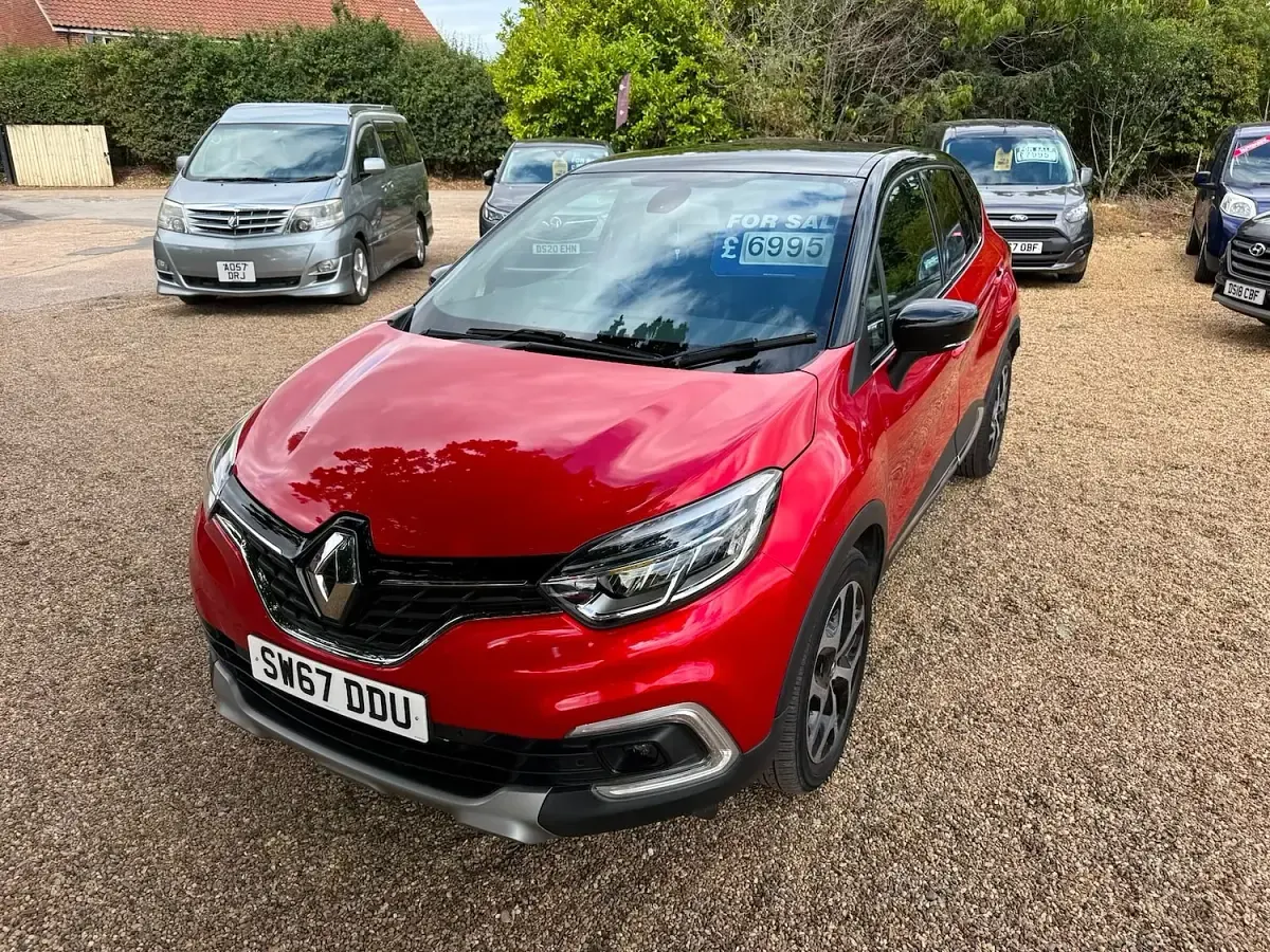 Used Renault Captur Signature 90 HP (66 kW) 2017 Red SUV