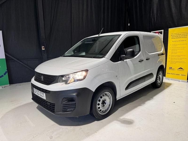 Used Peugeot Partner Premium 2023 White MPV