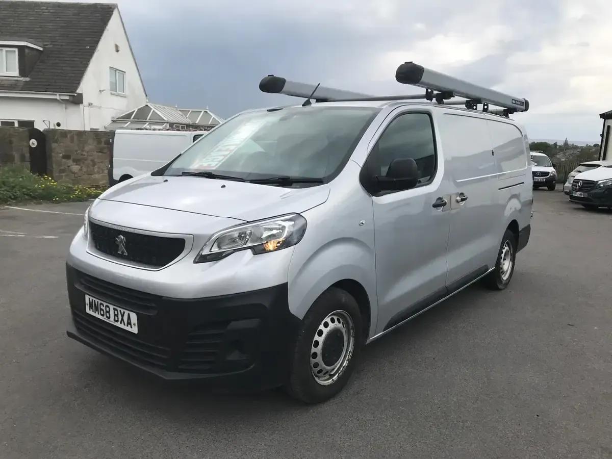 Käytetty Peugeot Expert 2019 Hopea Van