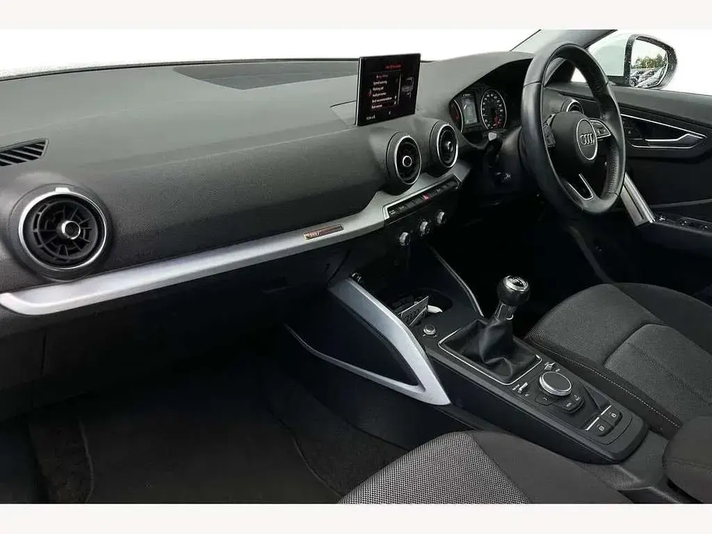 Used Audi Q2 Sport 116 HP (85 kW) 2019 White SUV