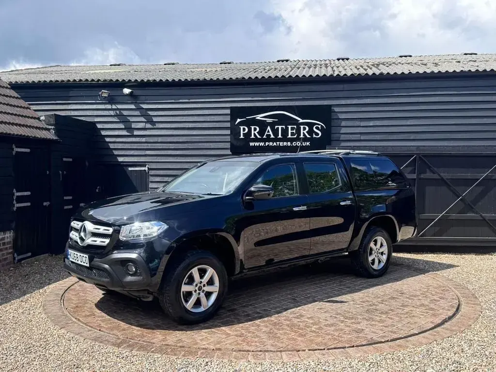 Used Mercedes 220 Progressive 2018 Black Pickup
