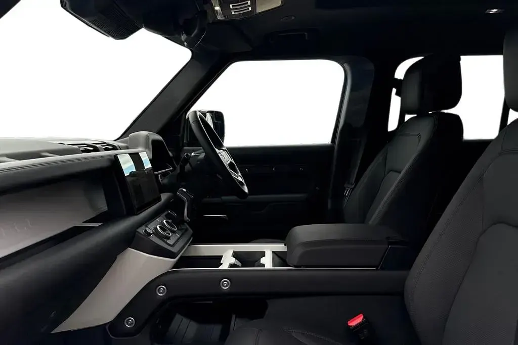 New Land Rover Defender SE Dynamic 2026 Grey SUV