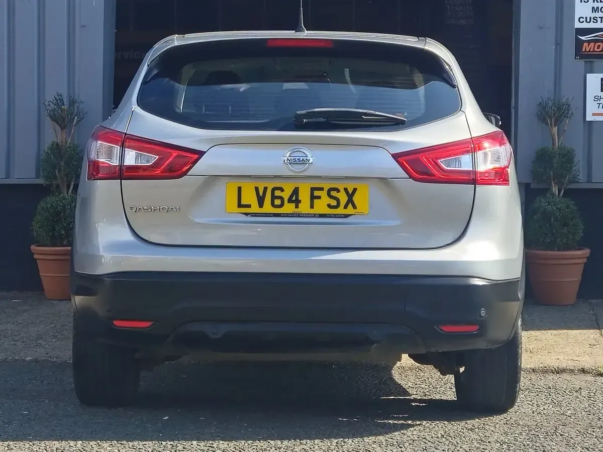 Used Nissan Qashqai Acenta 116 HP (85 kW) 2014 Silver SUV