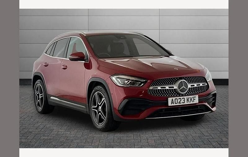 Used Mercedes GLA200 Executive 163 HP (119 kW) 2023 Red SUV