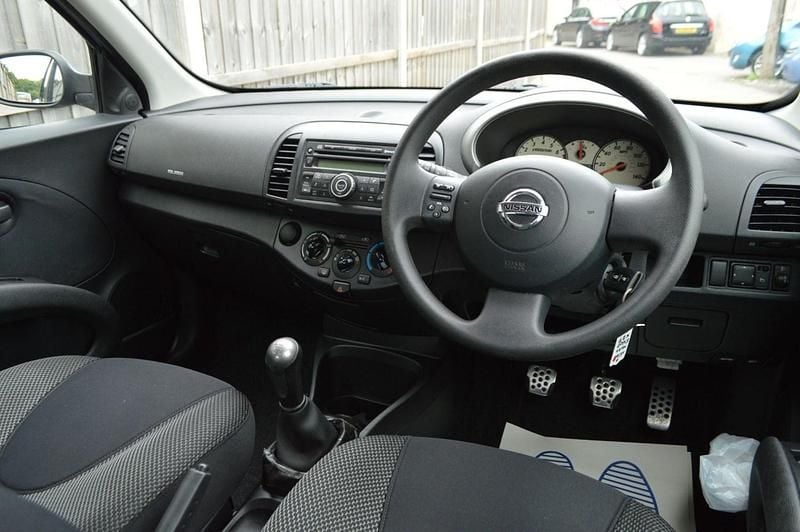 Image 2/4