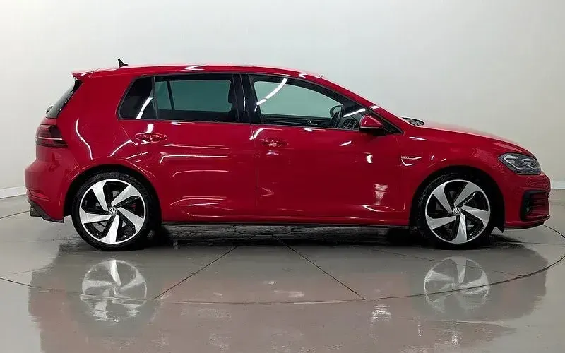 Used VW Golf VII GTI 230 HP (169 kW) 2017 Red Hatchback