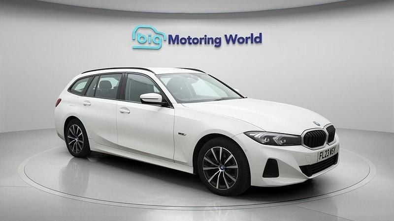 Used BMW 330e Sport Line 292 HP (214 kW) 2023 White Estate
