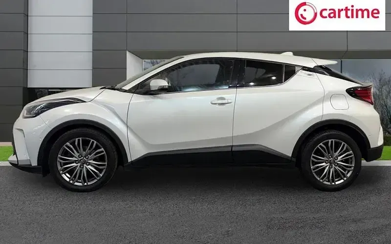 Used Toyota C-HR 122 HP (89 kW) 2023 White SUV