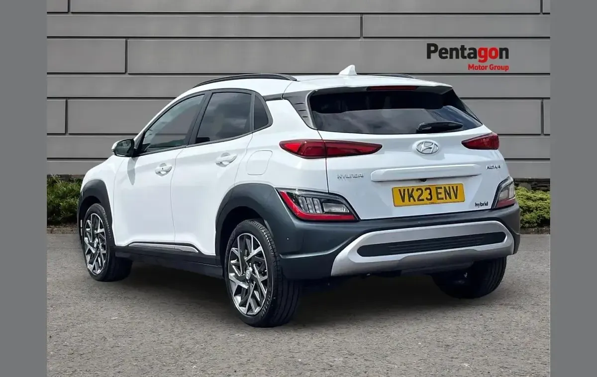 Used Hyundai Kona Premium 139 HP (102 kW) 2023 White SUV