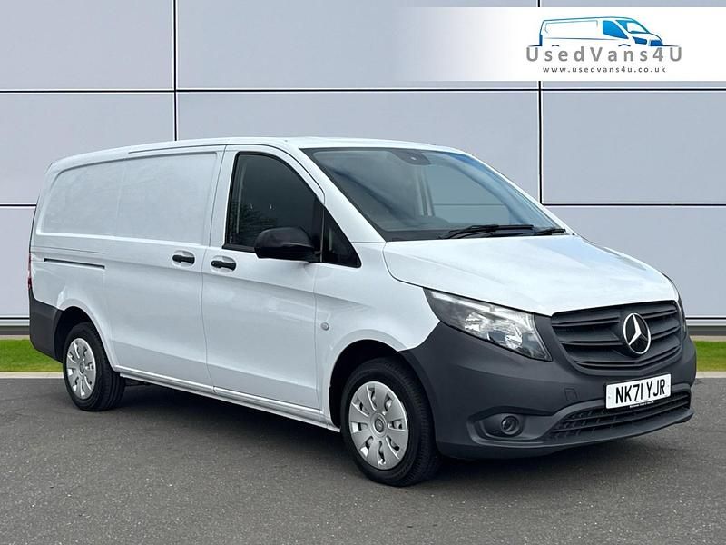 Used Mercedes Vito Progressive 136 HP (100 kW) 2021 White Van