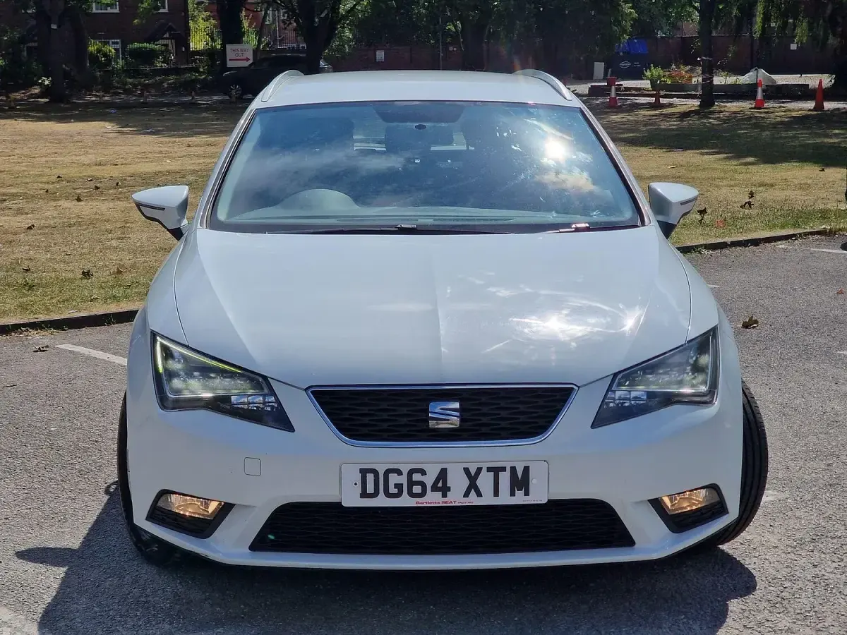 Used Seat Leon SE 105 HP (77 kW) 2014 White Estate