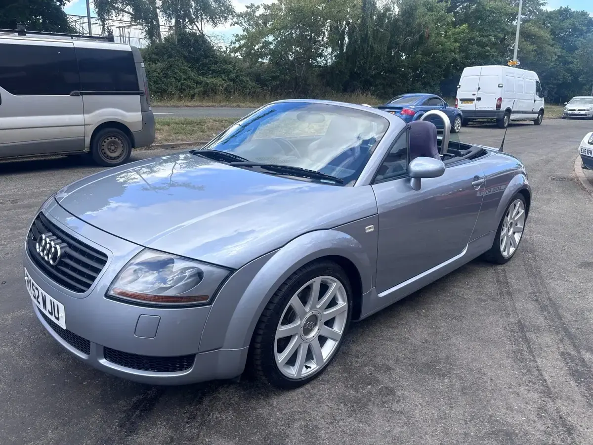 Used Audi TT Roadster Exclusive 225 HP (165 kW) 2002 Silver Cabriolet