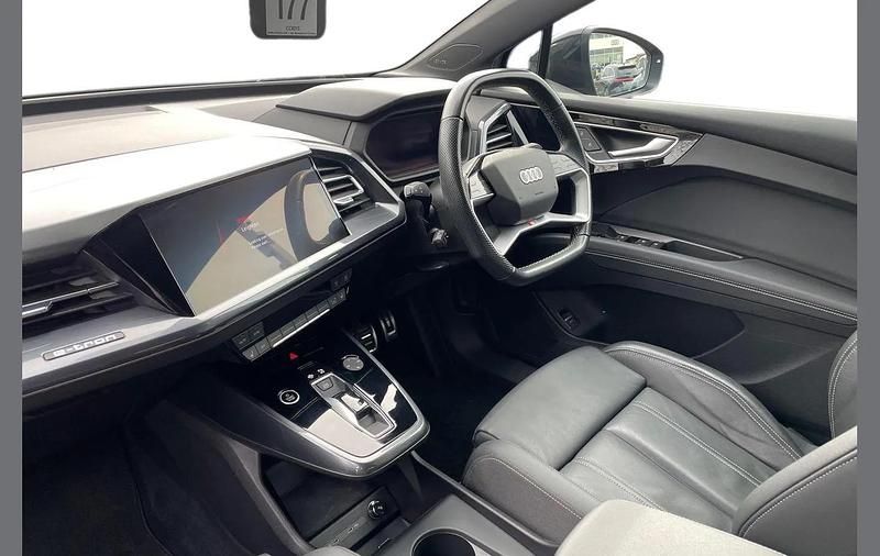 Used Audi Q4 Sportback e-tron Black Edition 219 kW (299 HP) 2024 Grey SUV