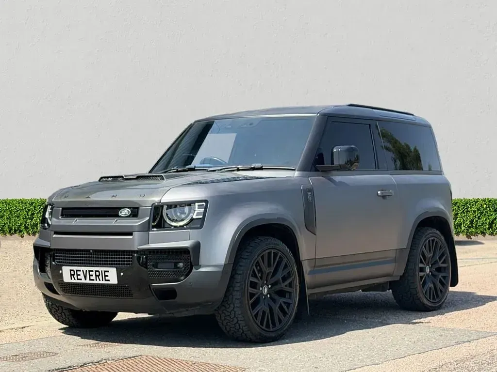 Used Land Rover Defender SE 300 HP (220 kW) 2021 Grey SUV