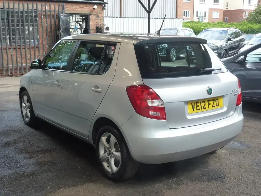 Used Skoda Fabia SE 69 HP (50 kW) 2012 Silver Hatchback