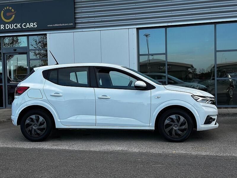 Used Dacia Sandero Comfort 91 HP (66 kW) 2022 White Hatchback