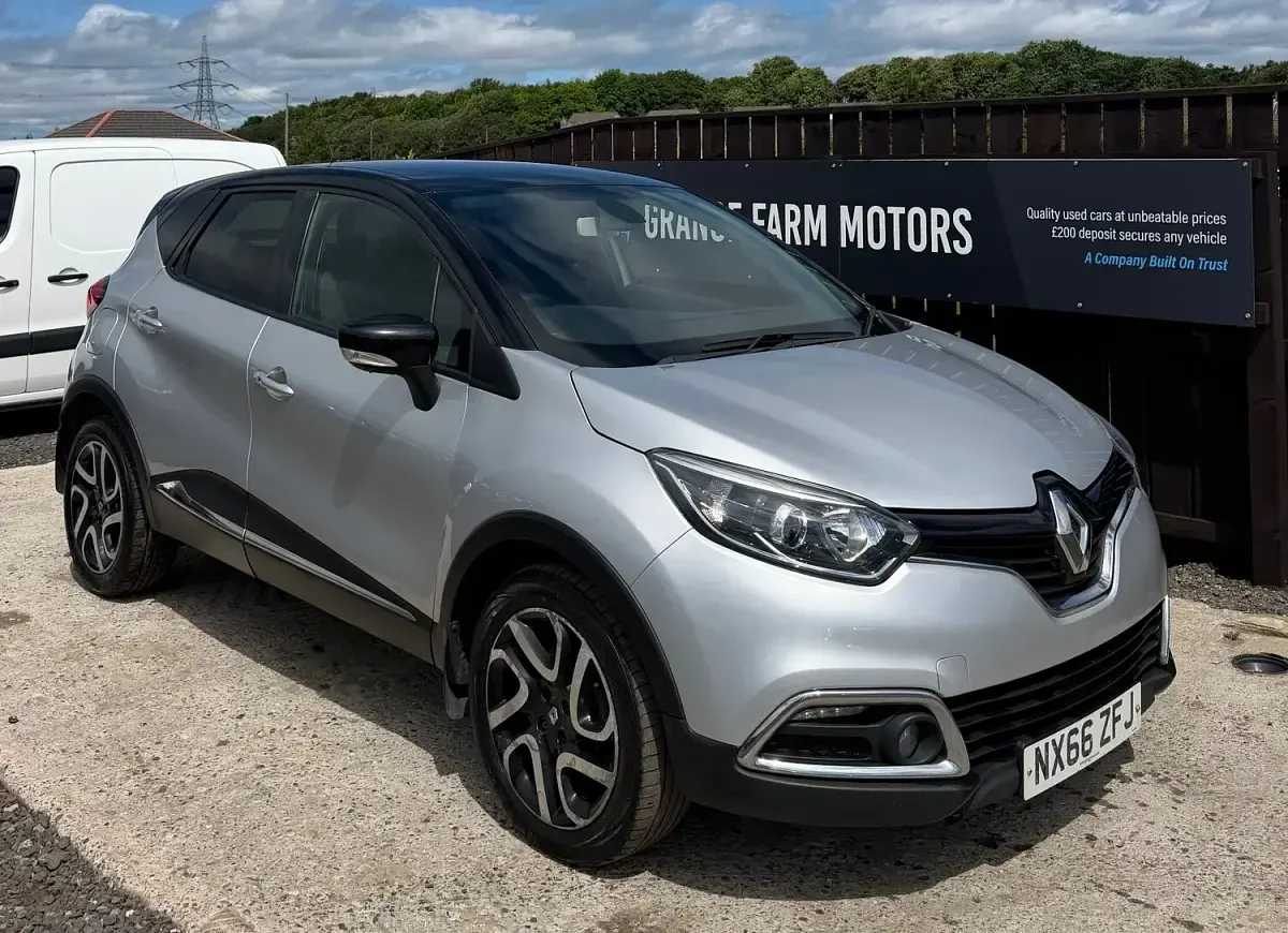 Used Renault Captur Dynamique 110 HP (80 kW) 2016 Silver SUV