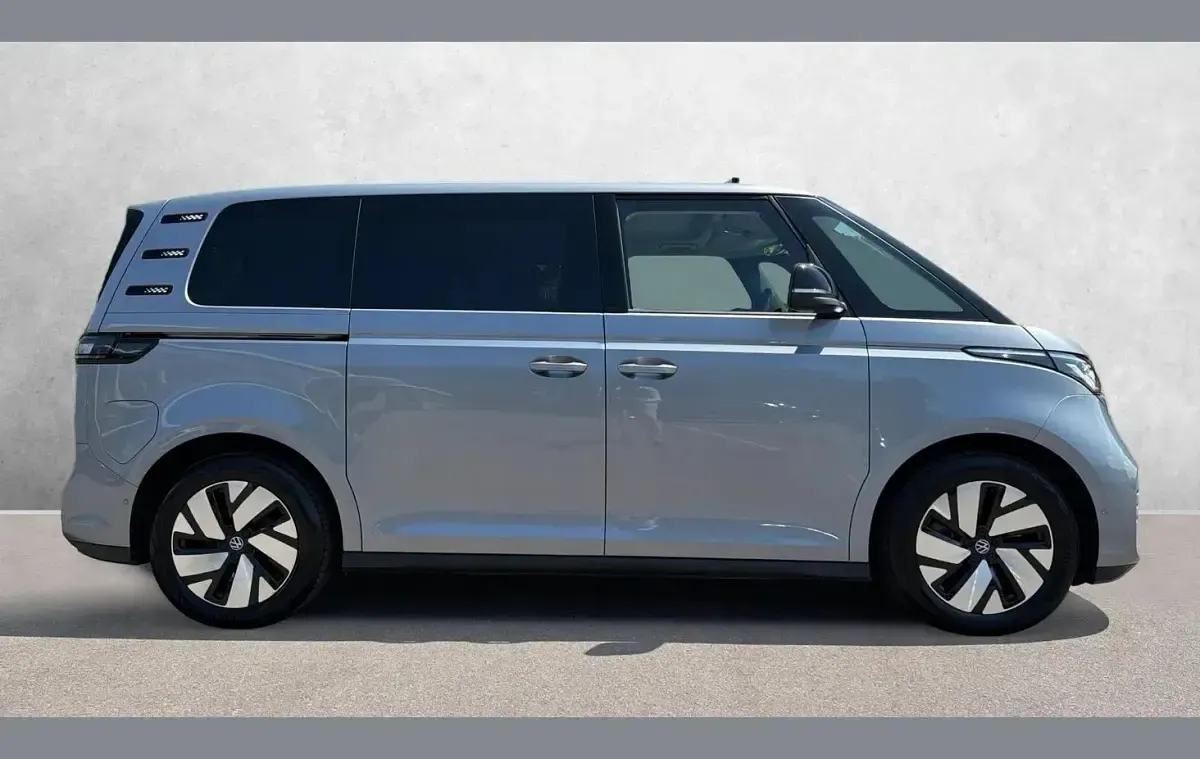 Used VW ID. Buzz Pro 147 kW (200 HP) 2023 Silver MPV