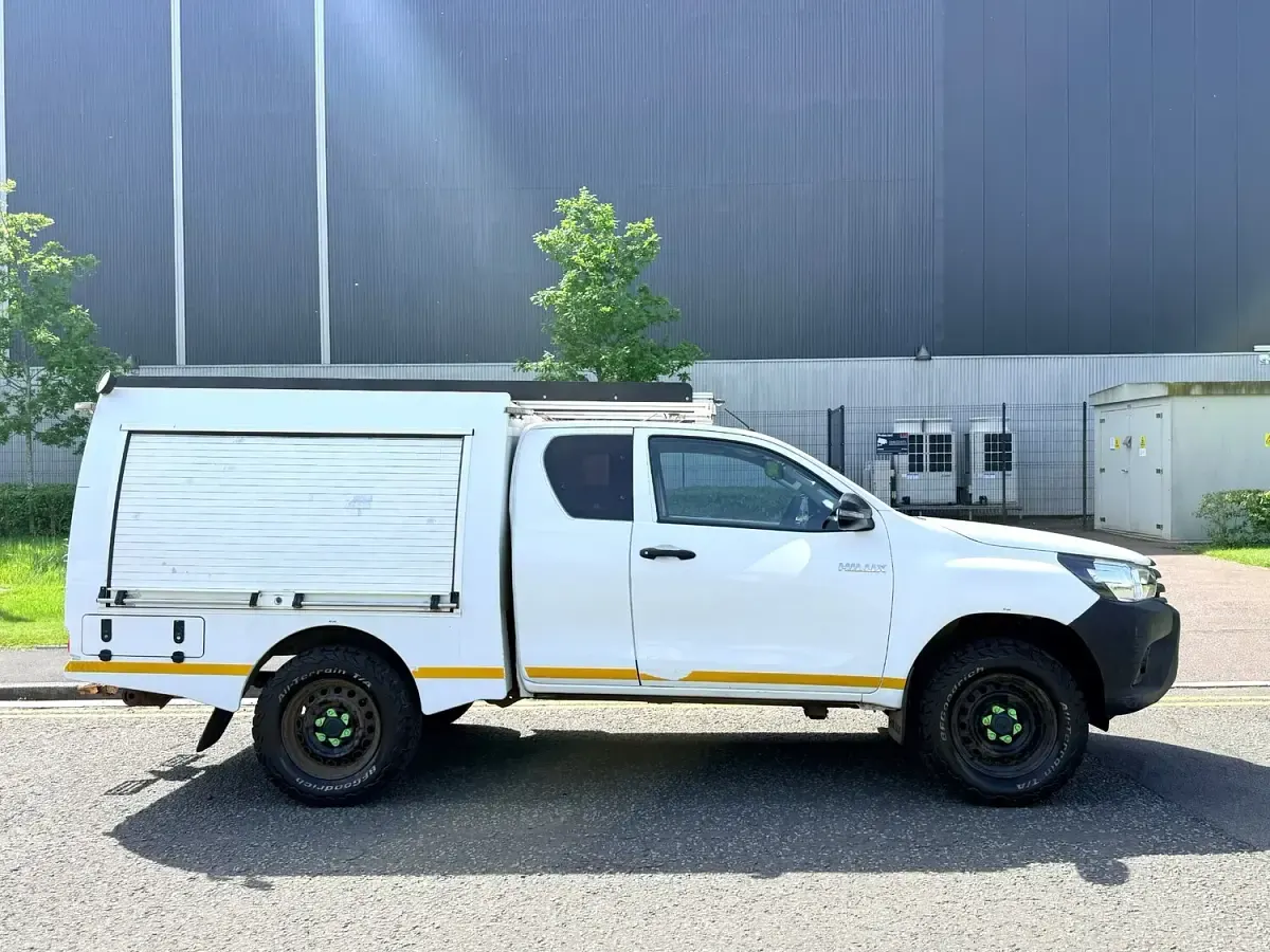 Käytetty Toyota HiLux Active 150 HP (110 kW) 2018 Valkoinen Nouto